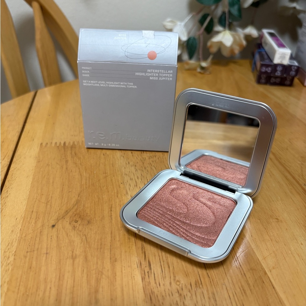 r.e.m. beauty Interstellar Highlighter Topper-Miss Jupiter ~ BNIB 0.28oz NEW